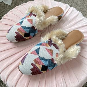 Universal thread faux fur multi colored Aztec style mule